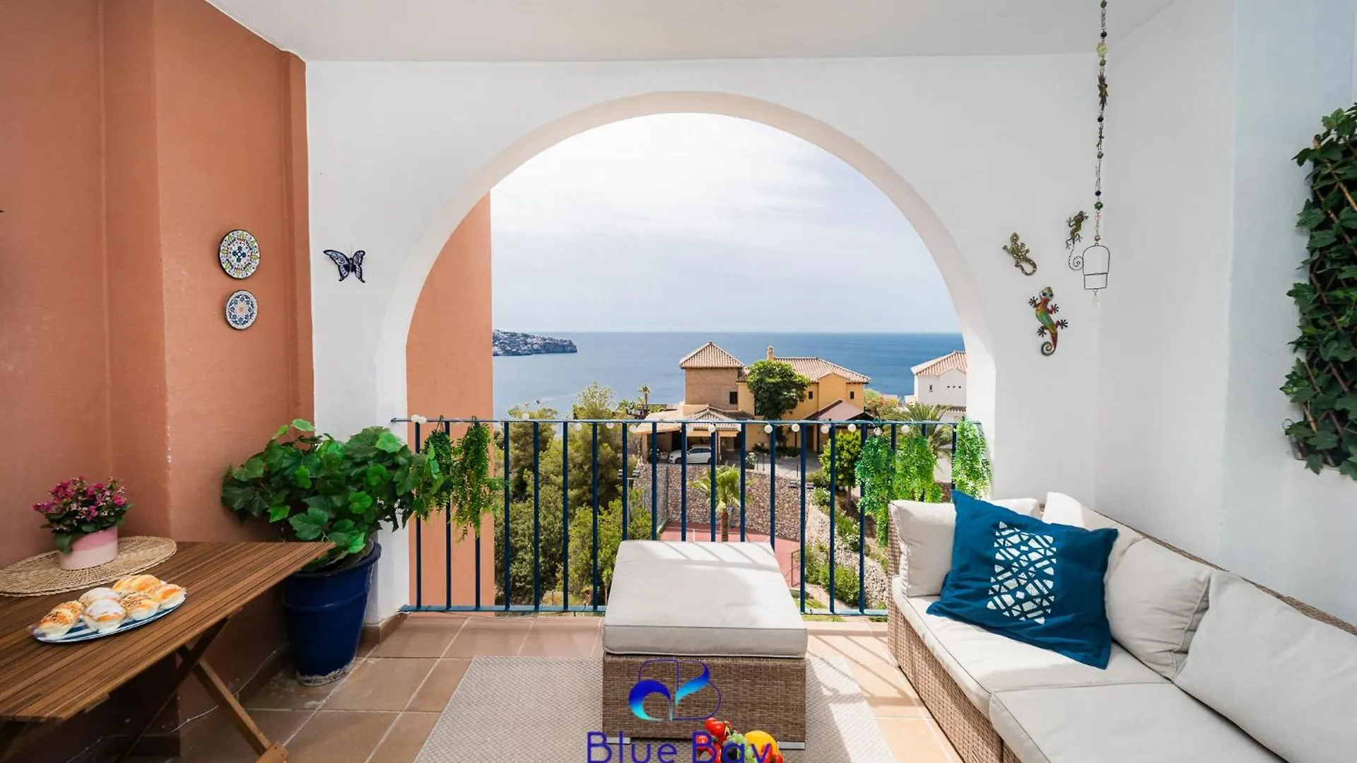 Lynnes Balcony Apartment La Herradura